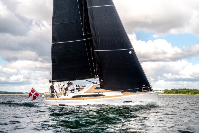 the X4⁰ was awarded European Yacht of the Year in 2020