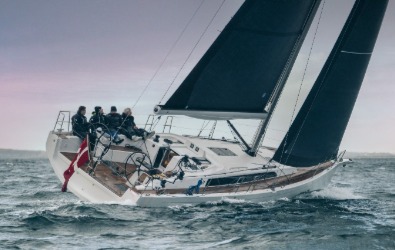 Lightweight construction, race‑ready systems